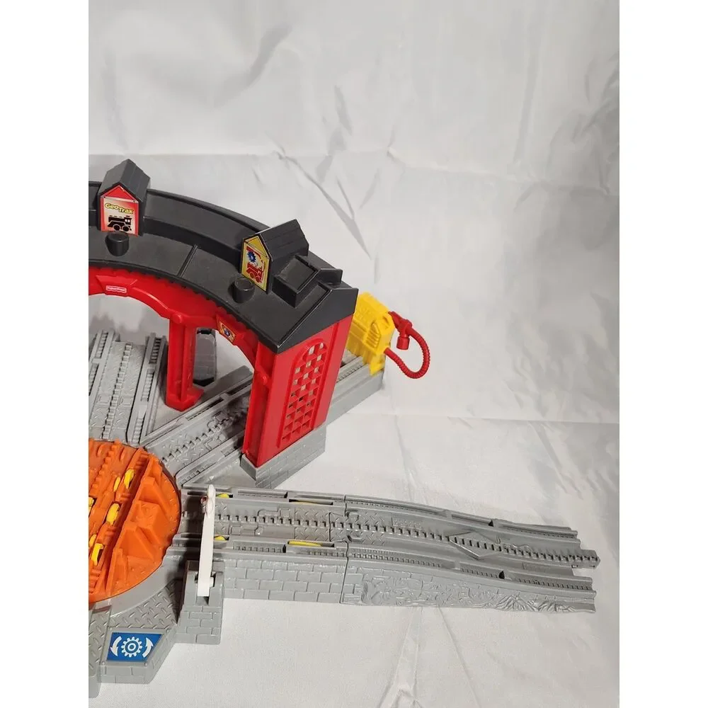 Fisher-Price GeoTrax Station – Vintage Toy Train Set Accessory